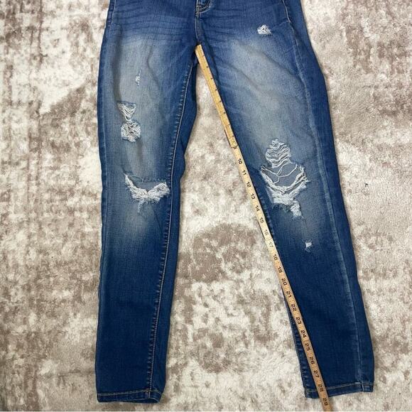 KanCan medium wash medium rise factory distressed straight leg jeans SZ 7 (27") - Picture 9 of 9
